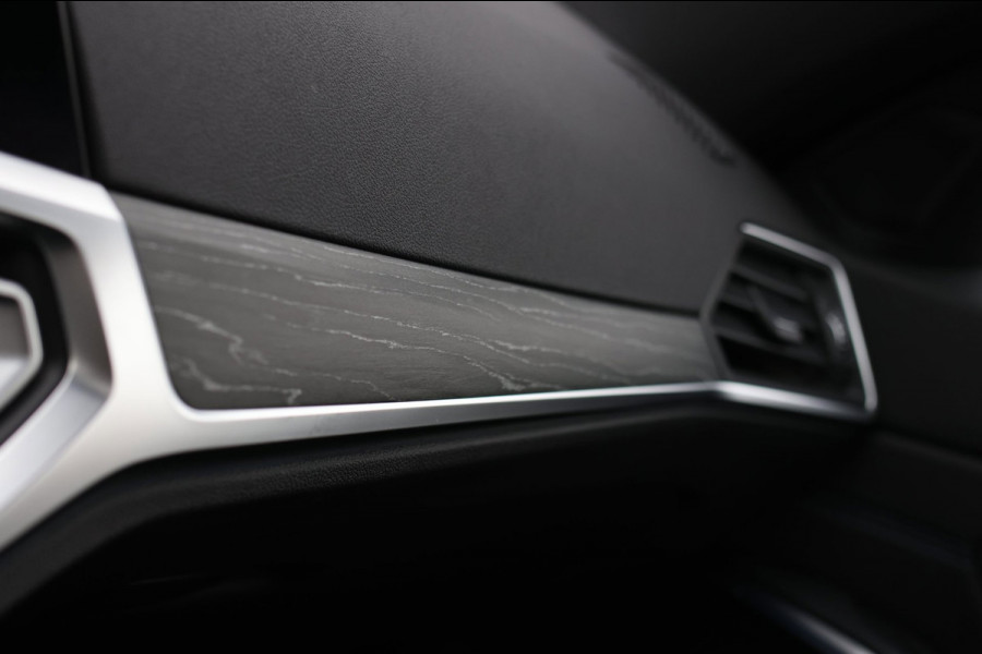 BMW 3 Serie Touring 330e M-Sport *Pano*M-Stoelen*Laser*Keyless*Head-Up*