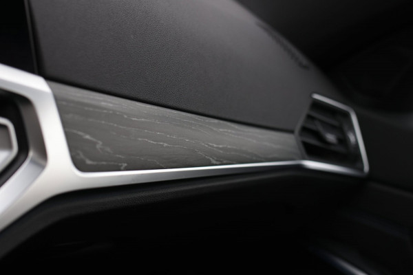 BMW 3 Serie Touring 330e M-Sport *Pano*M-Stoelen*Laser*Keyless*Head-Up*
