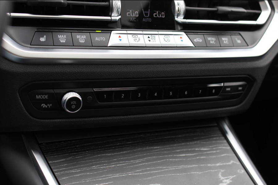 BMW 3 Serie Touring 330e M-Sport *Pano*M-Stoelen*Laser*Keyless*Head-Up*