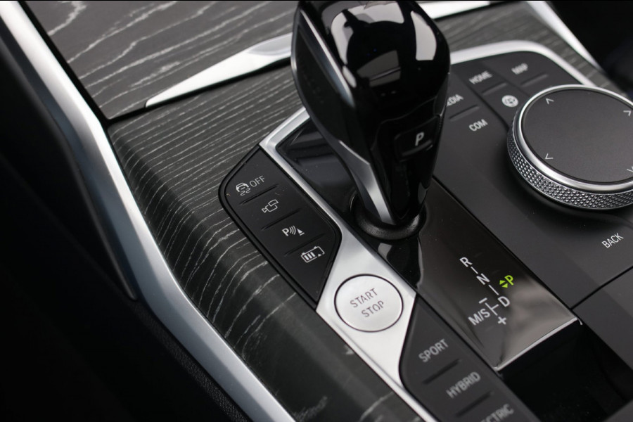 BMW 3 Serie Touring 330e M-Sport *Pano*M-Stoelen*Laser*Keyless*Head-Up*