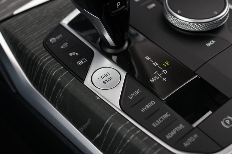 BMW 3 Serie Touring 330e M-Sport *Pano*M-Stoelen*Laser*Keyless*Head-Up*