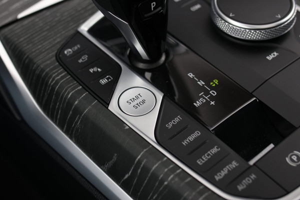 BMW 3 Serie Touring 330e M-Sport *Pano*M-Stoelen*Laser*Keyless*Head-Up*