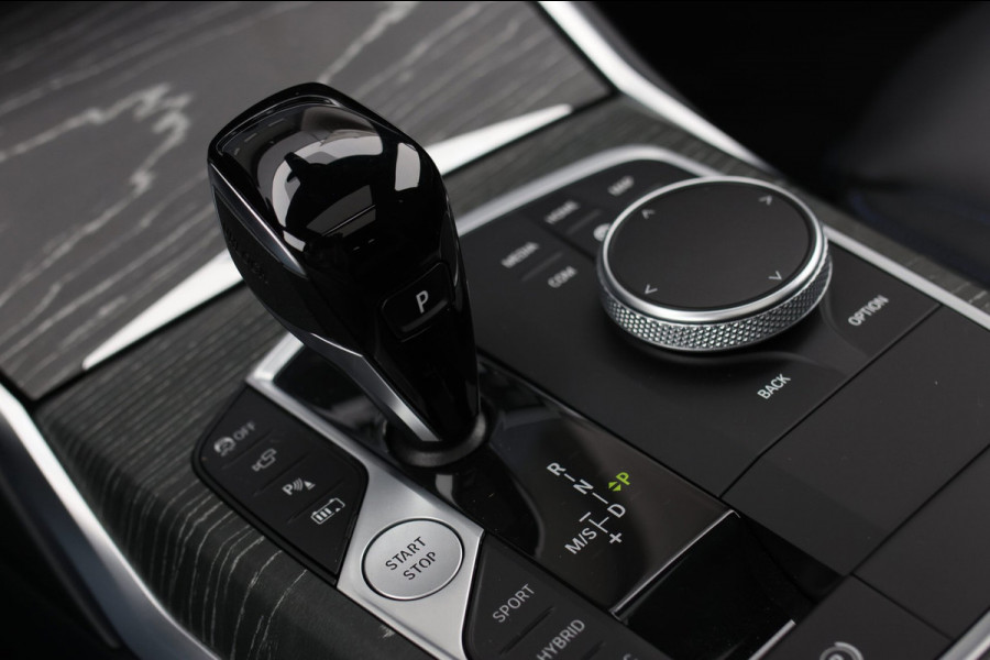 BMW 3 Serie Touring 330e M-Sport *Pano*M-Stoelen*Laser*Keyless*Head-Up*