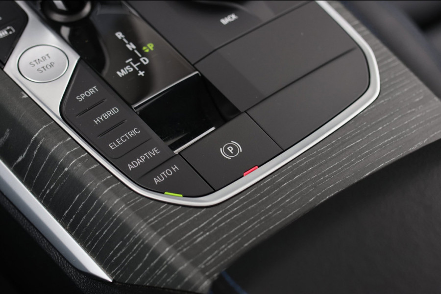 BMW 3 Serie Touring 330e M-Sport *Pano*M-Stoelen*Laser*Keyless*Head-Up*