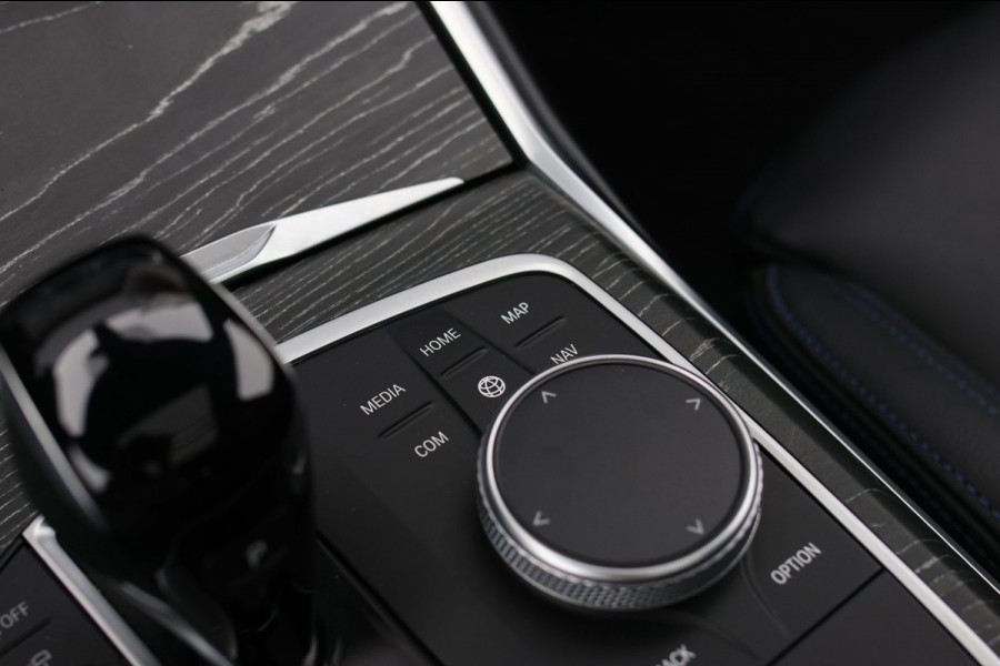 BMW 3 Serie Touring 330e M-Sport *Pano*M-Stoelen*Laser*Keyless*Head-Up*