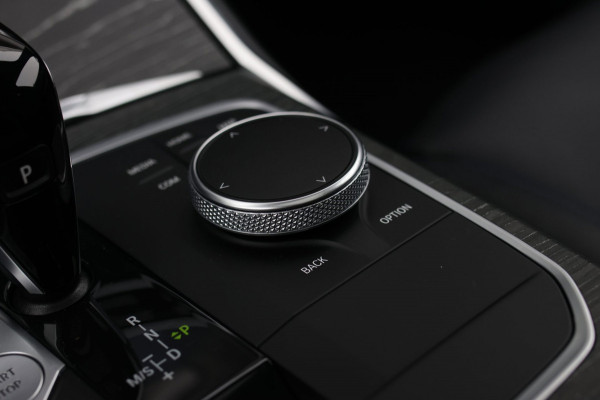 BMW 3 Serie Touring 330e M-Sport *Pano*M-Stoelen*Laser*Keyless*Head-Up*