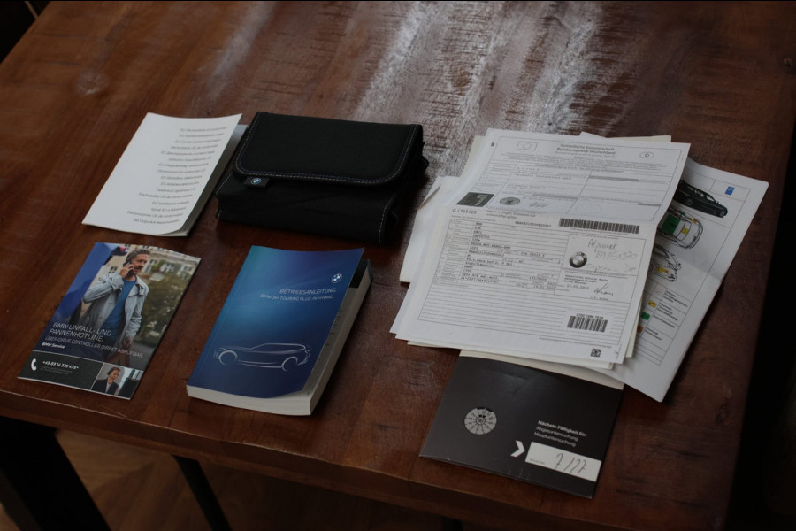 BMW 3 Serie Touring 330e M-Sport *Pano*M-Stoelen*Laser*Keyless*Head-Up*