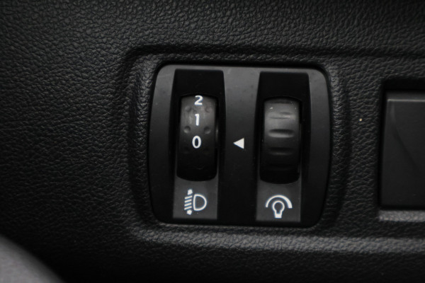 Renault Clio Estate 0.9 TCe Limited Keyless, Navigatie, DAB, Cruise, PDC