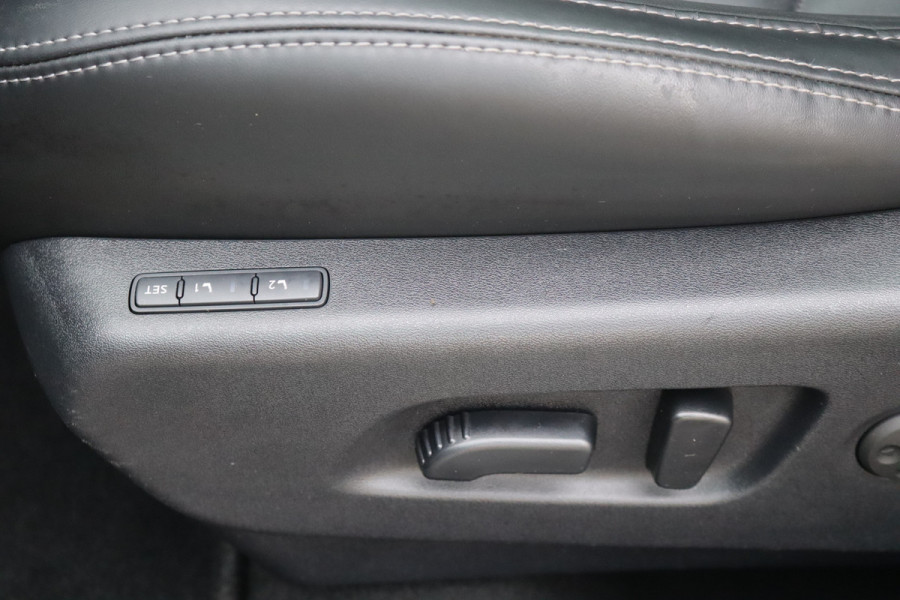 Nissan QASHQAI 1.2DIG-T 116PK Tekna + Pano-dak/Leder/360-Camera/Winter-pack/Trekhaak