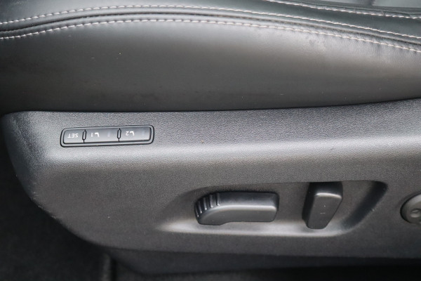 Nissan QASHQAI 1.2DIG-T 116PK Tekna + Pano-dak/Leder/360-Camera/Winter-pack/Trekhaak