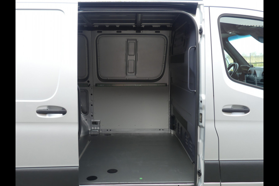 Mercedes-Benz Sprinter 314 CDI L1H1 LED/Adaptive cruise control/PDC