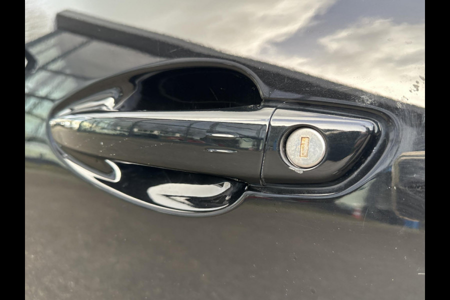 Peugeot 3008 1.6 HYbrid 225 GT Pack Business PANO| BLACK PACK| VAN €29.900,- NU VOOR SLECHTS €27.877,- Uw LENTEVOORDEEL €2.023,-| FOCAL AUDIO| CAMERA VOOR + ACHTER| ADAPTIVE CRUISE| DODE HOEK SENSOR| ELEK. ACHTERKLEP| STOELVERWARMING