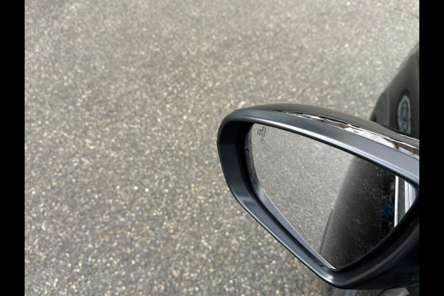 Peugeot 3008 1.6 HYbrid 225 GT Pack Business PANO| BLACK PACK| VAN €29.900,- NU VOOR SLECHTS €27.877,- Uw LENTEVOORDEEL €2.023,-| FOCAL AUDIO| CAMERA VOOR + ACHTER| ADAPTIVE CRUISE| DODE HOEK SENSOR| ELEK. ACHTERKLEP| STOELVERWARMING