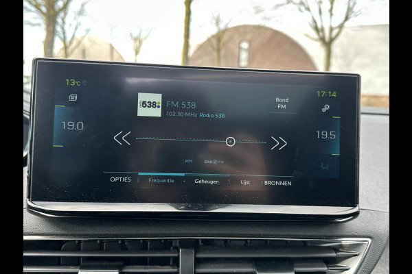 Peugeot 3008 1.6 HYbrid 225 GT Pack Business PANO| BLACK PACK| VAN €29.900,- NU VOOR SLECHTS €27.877,- Uw LENTEVOORDEEL €2.023,-| FOCAL AUDIO| CAMERA VOOR + ACHTER| ADAPTIVE CRUISE| DODE HOEK SENSOR| ELEK. ACHTERKLEP| STOELVERWARMING