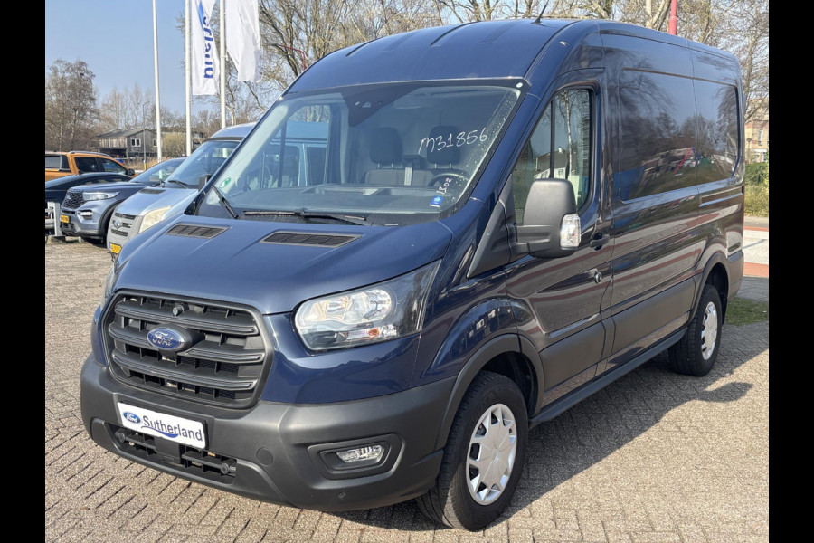 Ford Transit 350 2.0 TDCI L2H2 Trend | SCI | 130pk | Trekhaak | Achteruitrijcamera | Cruise control | Airco | Bluetooth | Voorruitverwarming | 3 zitplaatsen