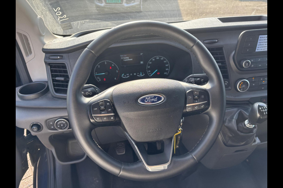 Ford Transit 350 2.0 TDCI L2H2 Trend | SCI | 130pk | Trekhaak | Achteruitrijcamera | Cruise control | Airco | Bluetooth | Voorruitverwarming | 3 zitplaatsen