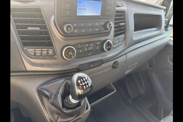 Ford Transit 350 2.0 TDCI L2H2 Trend | SCI | 130pk | Trekhaak | Achteruitrijcamera | Cruise control | Airco | Bluetooth | Voorruitverwarming | 3 zitplaatsen