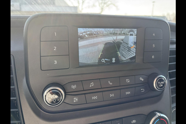 Ford Transit 350 2.0 TDCI L2H2 Trend | SCI | 130pk | Trekhaak | Achteruitrijcamera | Cruise control | Airco | Bluetooth | Voorruitverwarming | 3 zitplaatsen