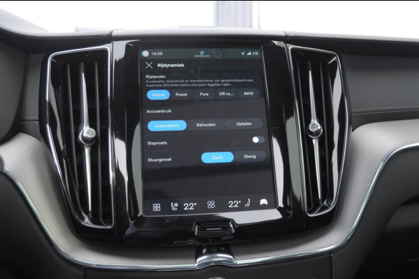 Volvo XC60 T6 350PK Plug-in hybrid AWD Ultra Black Edition / Navigatie / Adaptieve Cruise control / Head Up-Display / Panorama dak / Elektrische stoelen met geheugen / Stuurverwarming / Stoelverwarming v+a / 360 Camera /