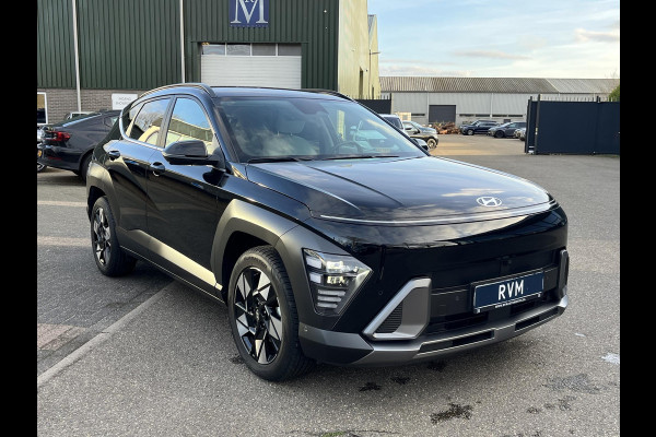Hyundai Kona 1.6 GDI HEV Comfort Smart VAN €30.900,- NU VOOR SLECHTS €26.877,- Uw LENTEVOORDEEL €4.023,-| ELEK. ACHTERKLEP| STOEL + STUURVERWARMING| FABRIEKSGARANTIE HYUNDAI T/M 01-2029| DODE HOEK SENSOR| 360 CAMERA| ADAPTIVE CRUISE CONTROL|