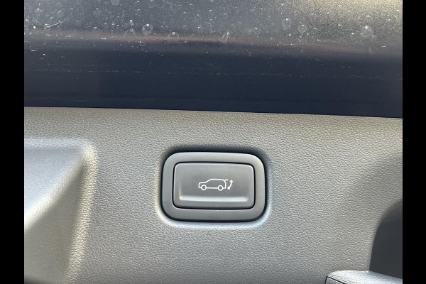 Hyundai Kona 1.6 GDI HEV Comfort Smart VAN €30.900,- NU VOOR SLECHTS €26.877,- Uw LENTEVOORDEEL €4.023,-| ELEK. ACHTERKLEP| STOEL + STUURVERWARMING| FABRIEKSGARANTIE HYUNDAI T/M 01-2029| DODE HOEK SENSOR| 360 CAMERA| ADAPTIVE CRUISE CONTROL|