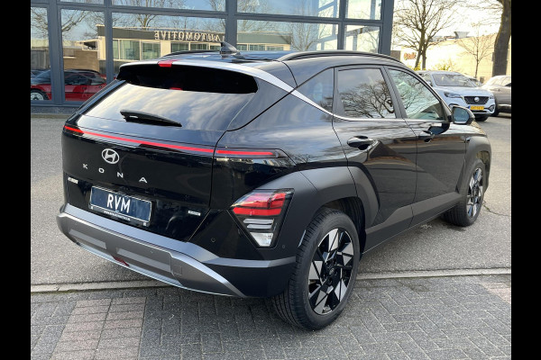 Hyundai Kona 1.6 GDI HEV Comfort Smart VAN €30.900,- NU VOOR SLECHTS €26.877,- Uw LENTEVOORDEEL €4.023,-| ELEK. ACHTERKLEP| STOEL + STUURVERWARMING| FABRIEKSGARANTIE HYUNDAI T/M 01-2029| DODE HOEK SENSOR| 360 CAMERA| ADAPTIVE CRUISE CONTROL|