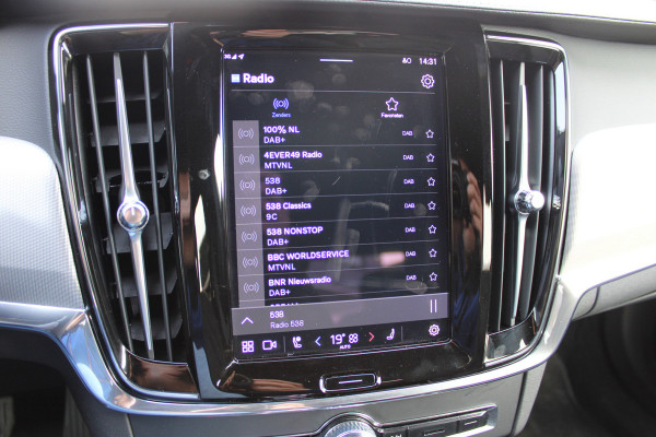 Volvo S90 2.0 T8 AWD Plus Dark | Schuifdak | Luchtvering | Long Range | Leder