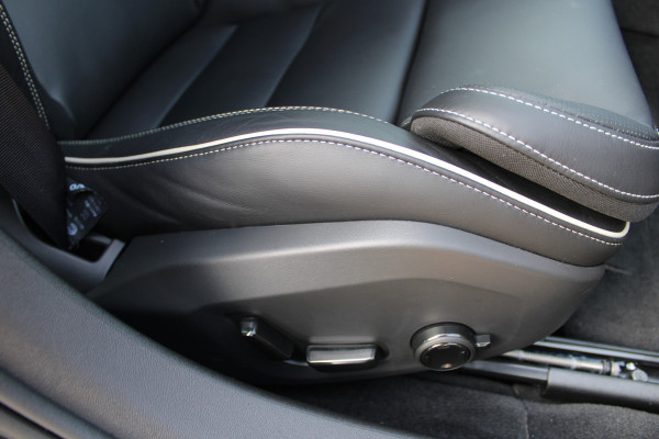 Volvo S90 2.0 T8 AWD Plus Dark | Schuifdak | Luchtvering | Long Range | Leder