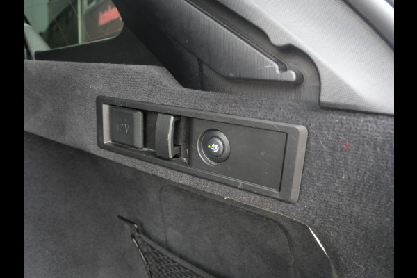 BMW 3 Serie Touring 330i HIGH EXECUTIVE | M-SPORT | PANO | H/K | LASER | TREKHAAK | 1e EIGENAAR!!