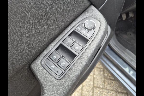 Renault Clio 1.0 TCe Intens | Achteruitrijcamera | PDC voor/achter | Led koplampen | 17'' velgen |