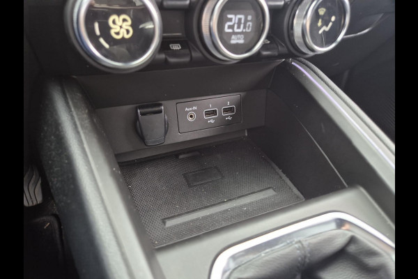 Renault Clio 1.0 TCe Intens | Achteruitrijcamera | PDC voor/achter | Led koplampen | 17'' velgen |