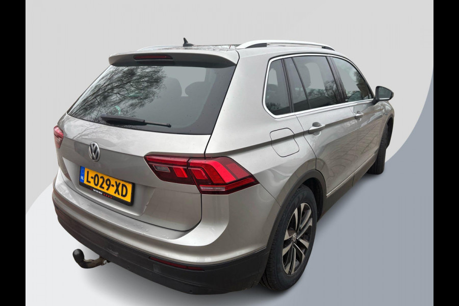 Volkswagen Tiguan 1.5 TSI ACT Highline | 150pk | Trekhaak | Stoelverwarming | Parkeersensoren Voor & Achter | Trekgewicht 1.800kg (geremd)