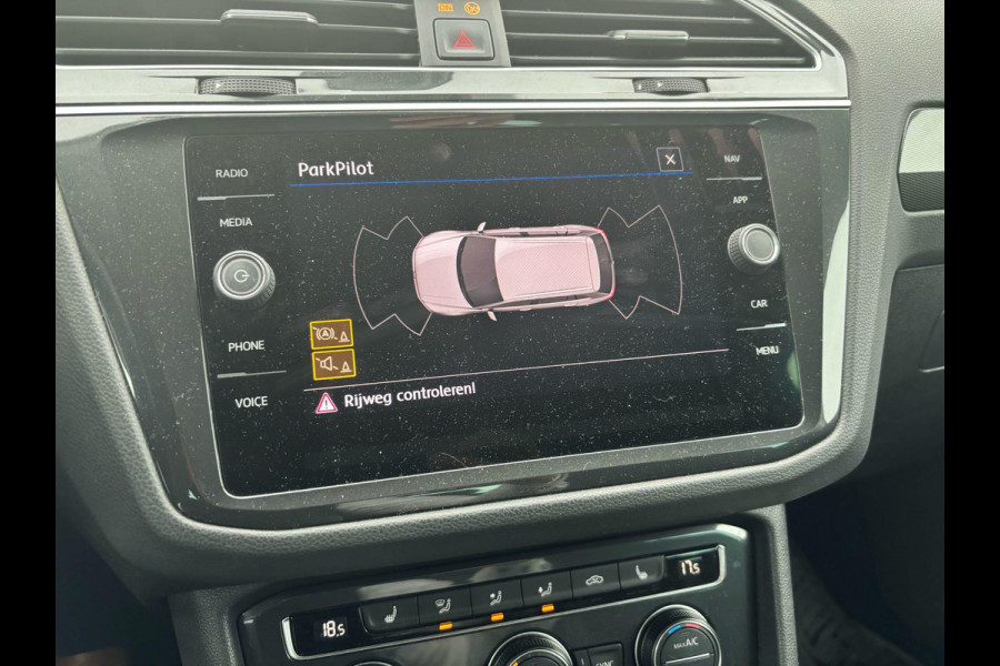 Volkswagen Tiguan 1.5 TSI ACT Highline | 150pk | Trekhaak | Stoelverwarming | Parkeersensoren Voor & Achter | Trekgewicht 1.800kg (geremd)