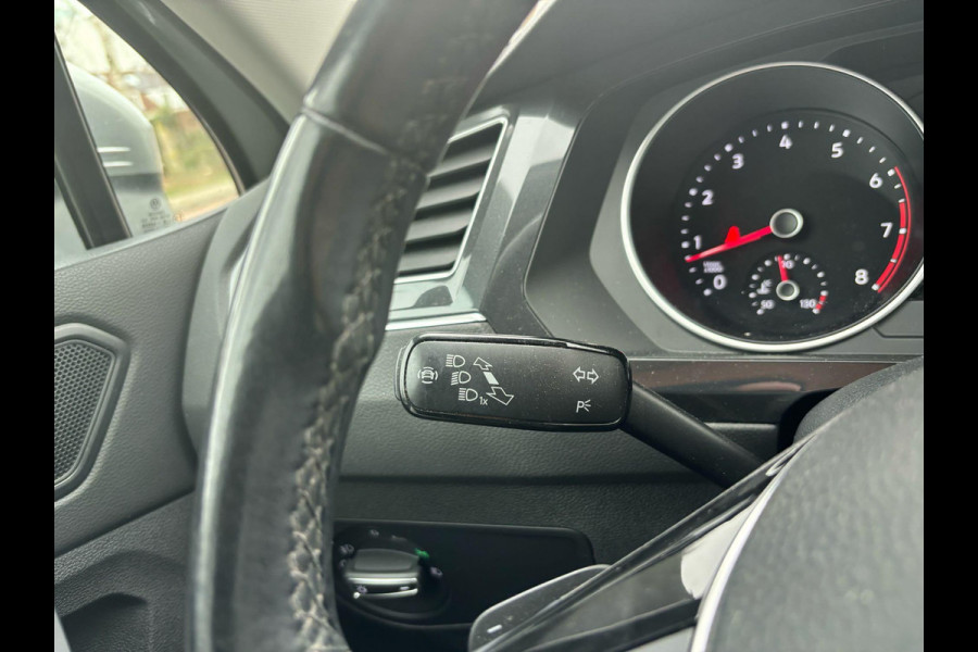 Volkswagen Tiguan 1.5 TSI ACT Highline | 150pk | Trekhaak | Stoelverwarming | Parkeersensoren Voor & Achter | Trekgewicht 1.800kg (geremd)