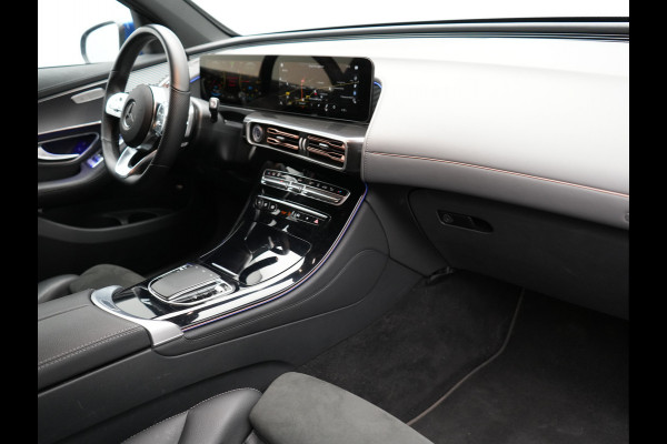 Mercedes-Benz EQC 400 4MATIC AMG Line 408pk INCL BTW | Trekhaak af Fabriek | Adaptive Cruise | 360 Camera | Multibeam LED | Standkachel | Sfeerverlichting | 19"L.M | Widescreen | Keyless | BLIS |