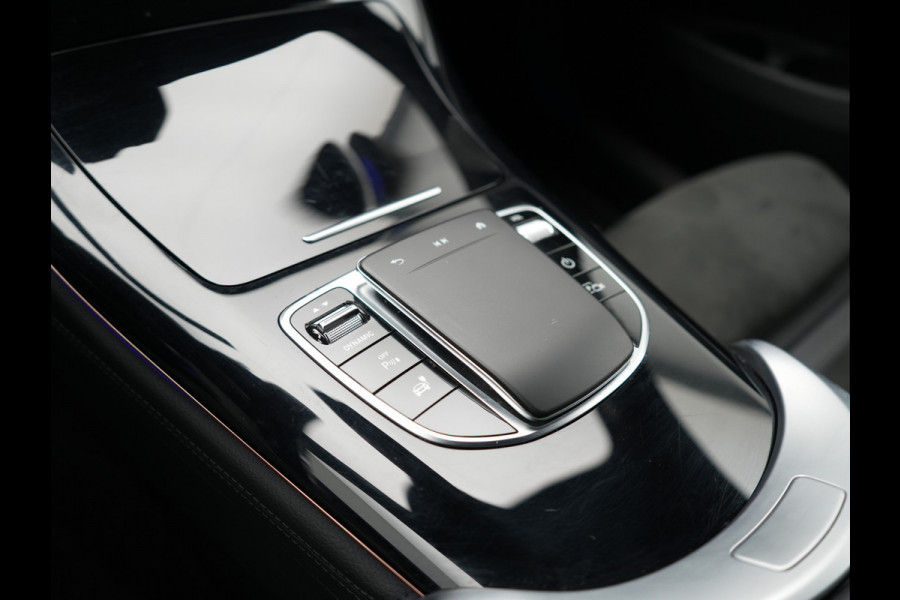 Mercedes-Benz EQC 400 4MATIC AMG Line 408pk INCL BTW | Trekhaak af Fabriek | Adaptive Cruise | 360 Camera | Multibeam LED | Standkachel | Sfeerverlichting | 19"L.M | Widescreen | Keyless | BLIS |