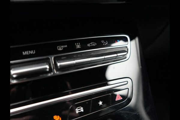 Mercedes-Benz EQC 400 4MATIC AMG Line 408pk INCL BTW | Trekhaak af Fabriek | Adaptive Cruise | 360 Camera | Multibeam LED | Standkachel | Sfeerverlichting | 19"L.M | Widescreen | Keyless | BLIS |