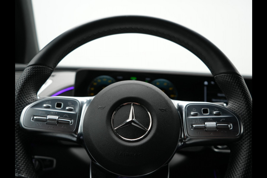 Mercedes-Benz EQC 400 4MATIC AMG Line 408pk INCL BTW | Trekhaak af Fabriek | Adaptive Cruise | 360 Camera | Multibeam LED | Standkachel | Sfeerverlichting | 19"L.M | Widescreen | Keyless | BLIS |