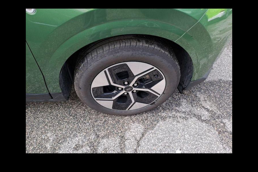 Ford E-Tourneo Courier Limited 44 kWh 136pk | Driver Assistance pack incl. Navigatie | 5 Persoons! | Winterpack