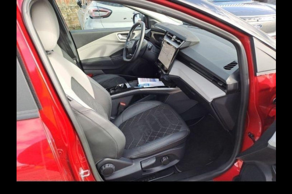 Ford Puma Gen-E Premium 44 kWh | 168pk | Driver Assistance pack | B&O Audio | Matrix LED | Contrasterend dak in zwart | | Elektrische Achterklep