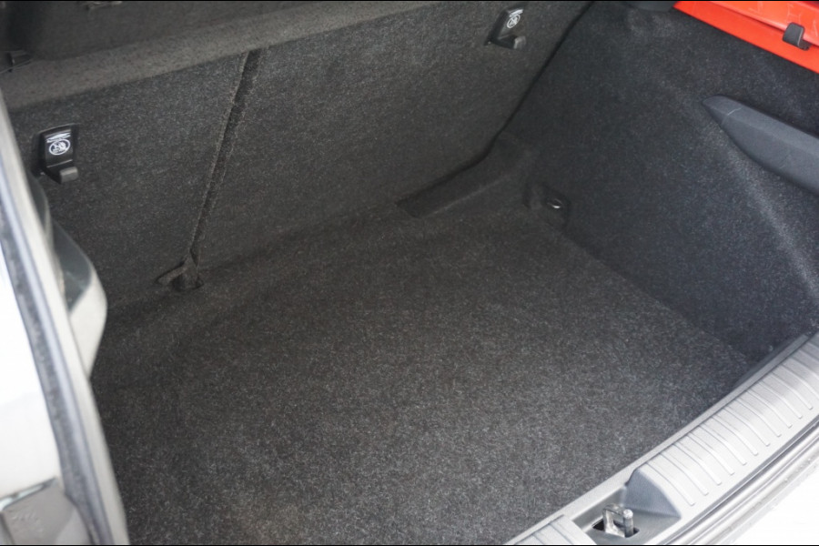 Škoda Kamiq 110 PK Ambition AUTOMAAT | AIRCO | PDC | NAVI BY APP