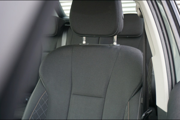 Škoda Kamiq 110 PK Ambition AUTOMAAT | AIRCO | PDC | NAVI BY APP