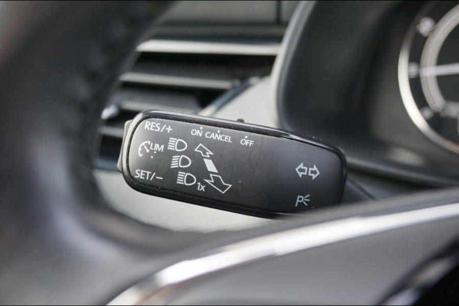 Škoda Kamiq 110 PK Ambition AUTOMAAT | AIRCO | PDC | NAVI BY APP