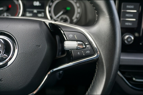 Škoda Kamiq 110 PK Ambition AUTOMAAT | AIRCO | PDC | NAVI BY APP