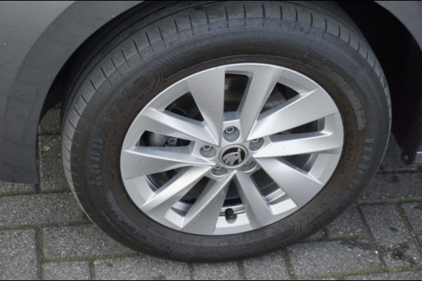 Škoda Kamiq 110 PK Ambition AUTOMAAT | AIRCO | PDC | NAVI BY APP