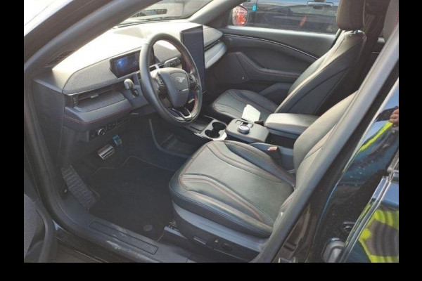 Ford Mustang Mach-E Premium AWD 75 kWh 315pk | Panoramadak | Winter Pack | Achteruitrijcamera | Elektrische Achterklep |