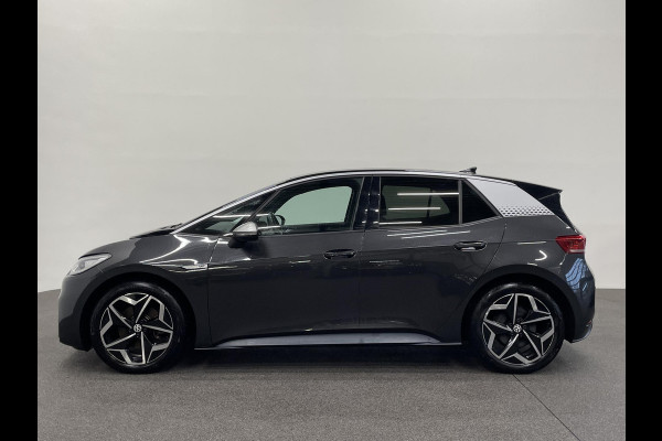Volkswagen ID.3 First Plus 58 kWh Navigatie Apple Carplay/Android Auto Camera Parkeersensoren Adaptive Cruise Control Full LED Matrix Stoel- en stuurverwarming Lichtmetalen velgen Climate Control