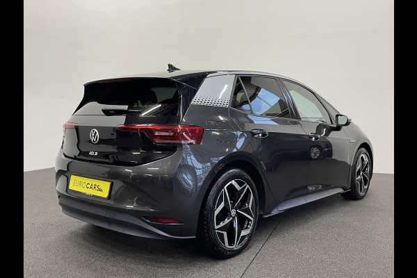 Volkswagen ID.3 First Plus 58 kWh Navigatie Apple Carplay/Android Auto Camera Parkeersensoren Adaptive Cruise Control Full LED Matrix Stoel- en stuurverwarming Lichtmetalen velgen Climate Control