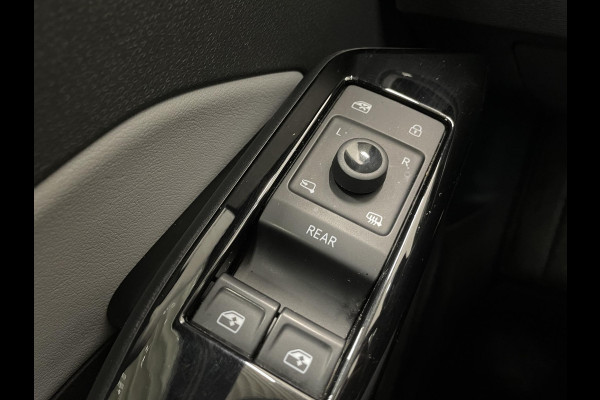 Volkswagen ID.3 First Plus 58 kWh Navigatie Apple Carplay/Android Auto Camera Parkeersensoren Adaptive Cruise Control Full LED Matrix Stoel- en stuurverwarming Lichtmetalen velgen Climate Control