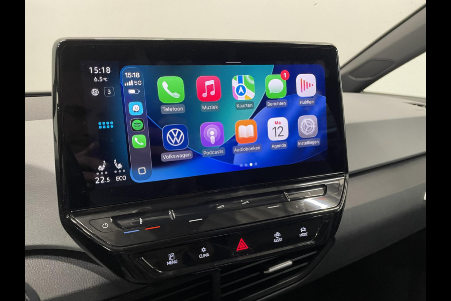 Volkswagen ID.3 First Plus 58 kWh Navigatie Apple Carplay/Android Auto Camera Parkeersensoren Adaptive Cruise Control Full LED Matrix Stoel- en stuurverwarming Lichtmetalen velgen Climate Control